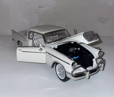 STUDEBAKER GOLDEN HAWK 1957 blanche o 1/18 ANSON voiture miniature de collection