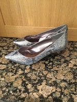 Dune Silver / Pewter / Kitten Heel Court Shoe / Size 4 / Nwob /tried On Dune Silver / Pewter / Kitten Heel Court Shoe / Size 4 / Nwob /tried On