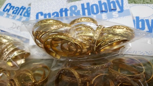 23mm Metal Gold ANGEL HALO 36 Pieces - Picture 2 of 4