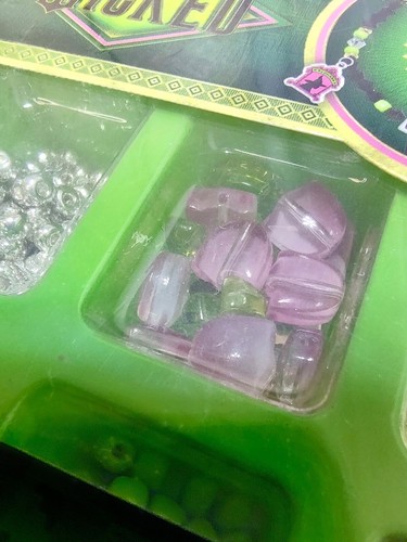 2 WICKED Sets: Elphaba Beading Kit & Pink Galinda Journal, Stickers & Pen SEALED - Picture 19 of 21