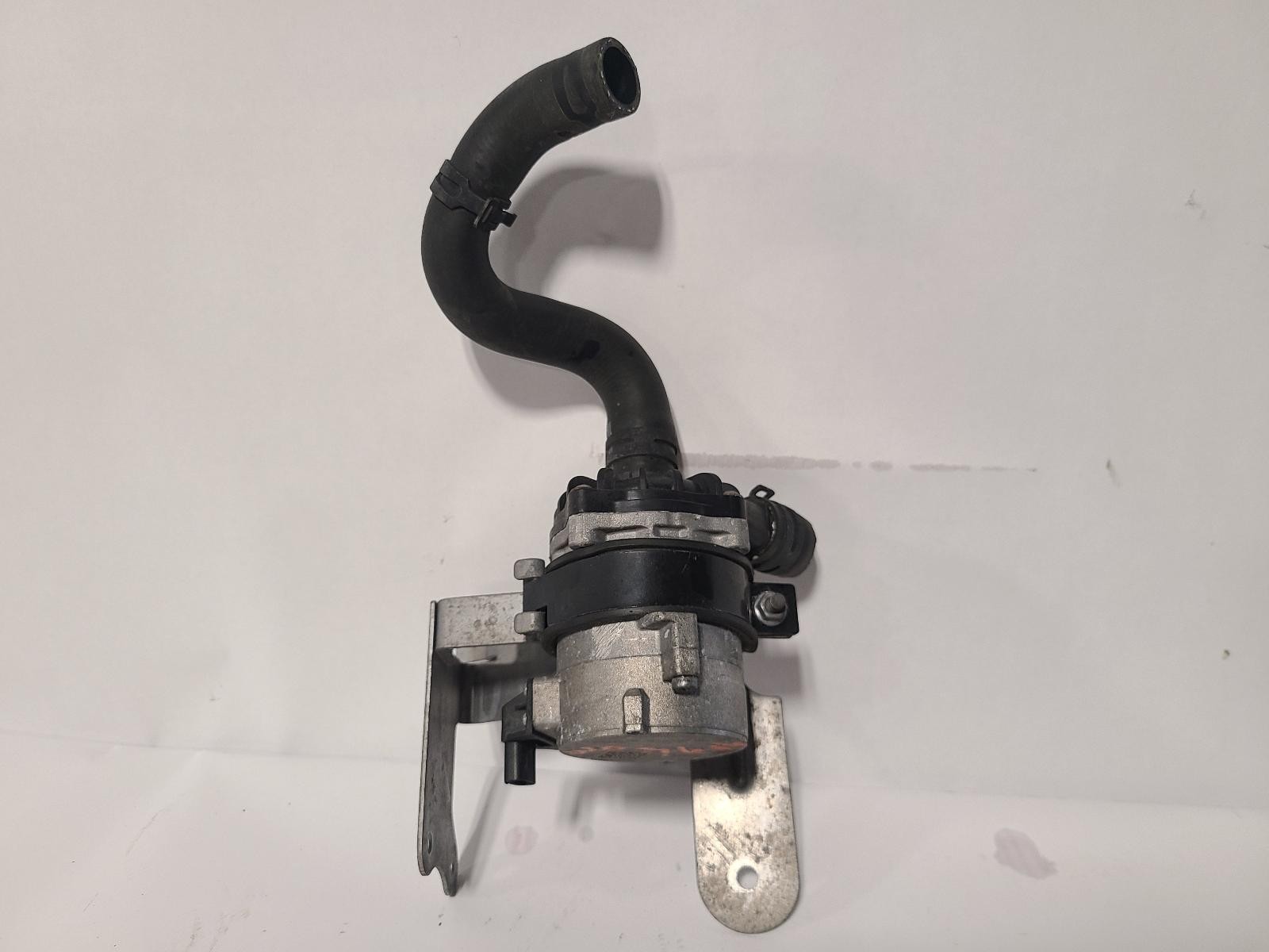 Bentley Continental GT 2017 Water pump