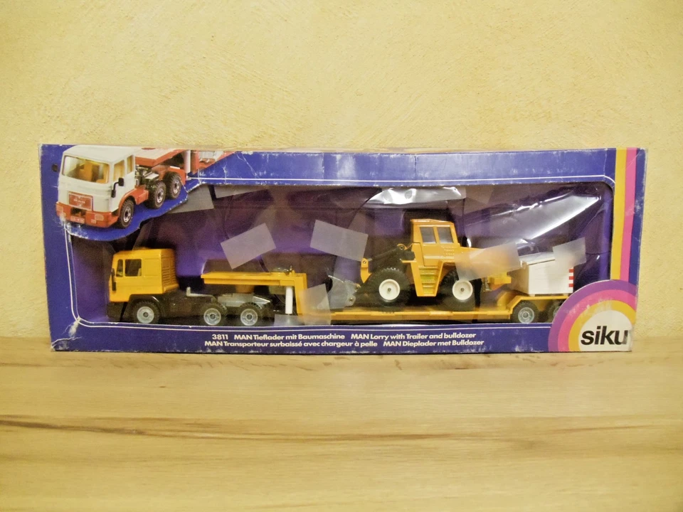 Siku 3811 / 3716 MAN Tieflader mit Baumaschine, OVP - Bild 2 von 4