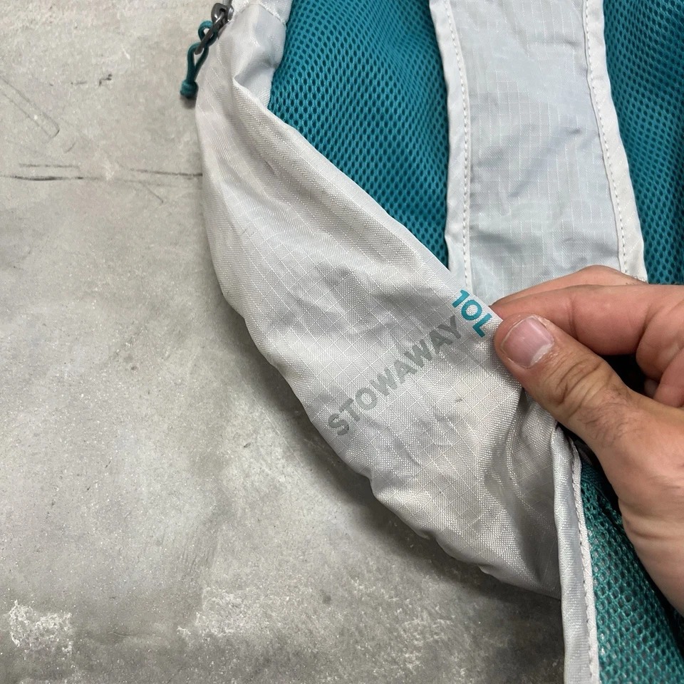 Bandolera acolchada Eddie Bauer de nailon para el hombro verde gris polizón 10L Foto 4 de 4