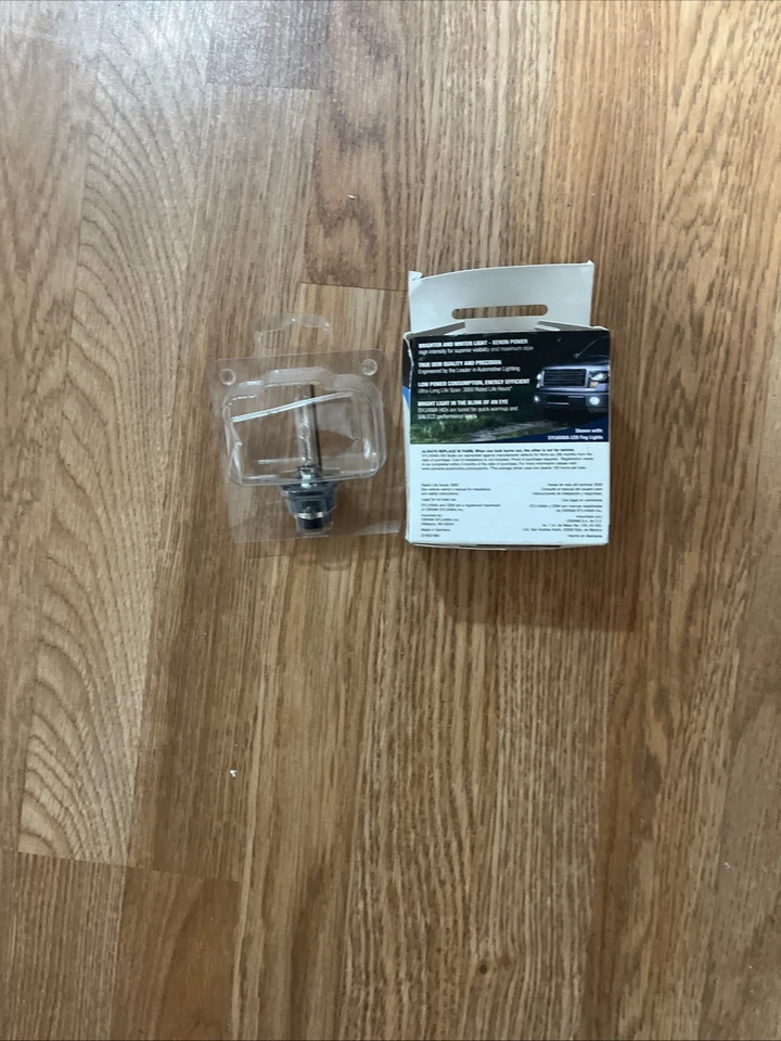 Sylvania HID Xenon 35W Headlight Bulb D2S, Ultra-Long Life Span 3k New Torn Box - Image 2 of 2
