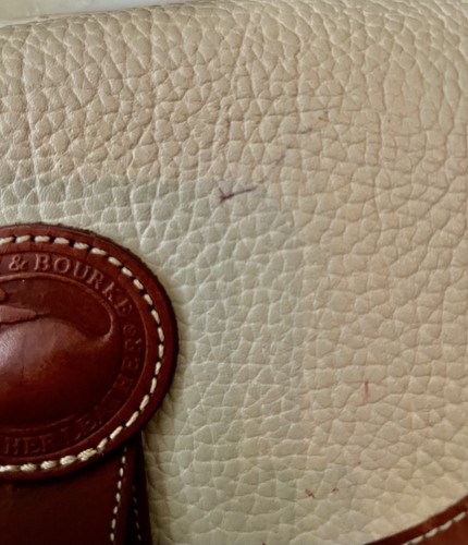 Borsa a tracolla vintage Dooney & Bourke beige per tutte le stagioni equitazione in pelle con patta - Foto 13 di 14