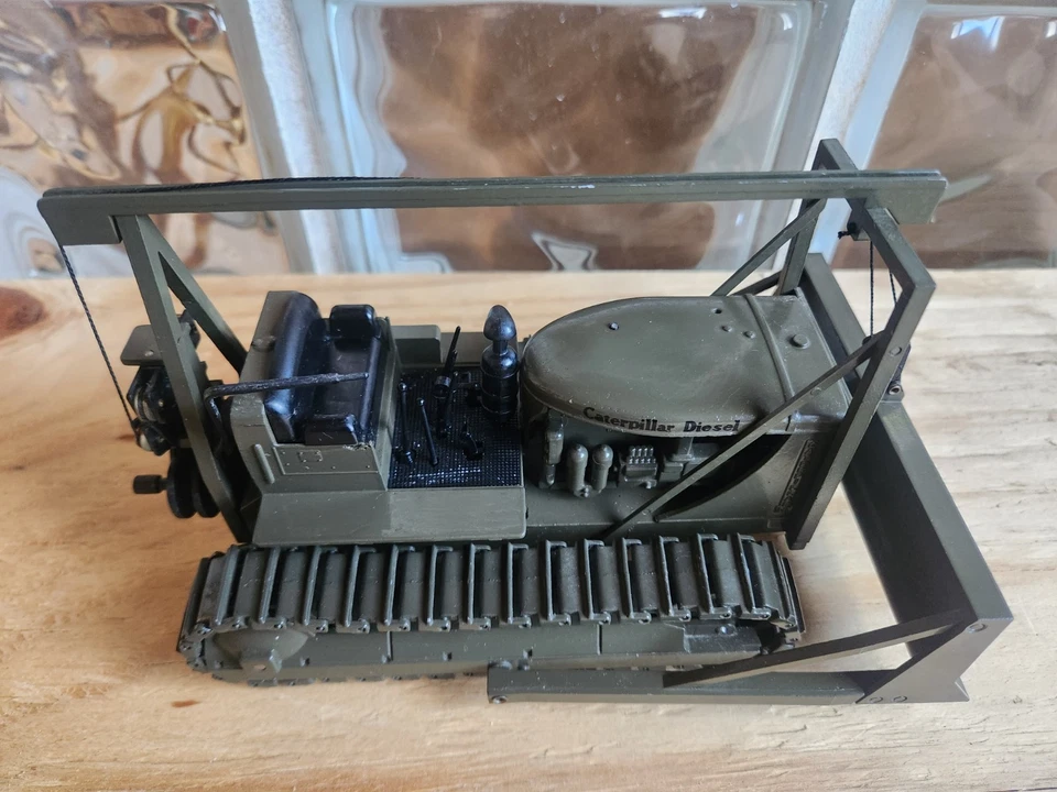 Norscot 1:25 50th Anniversary CAT WWII D7 Track-Type Tractor Caterpillar - Image 2 of 4