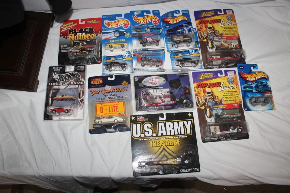 HOT WHEELS Johnny Lightning Lot 14 x Sealed Cars Flames Drag Hall Legends - Image 2 of 4