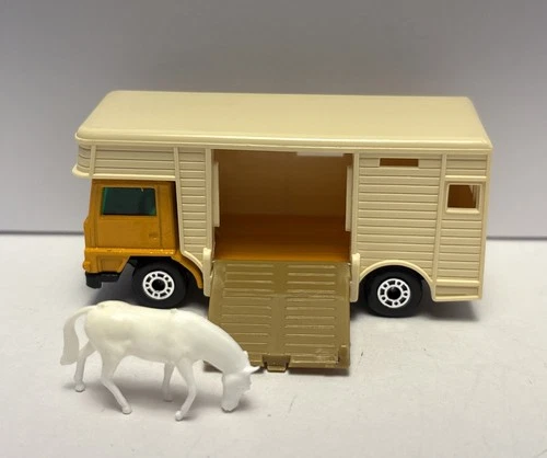 Vintage 1977 Matchbox Superfast No 40 Horse-Box Bedford – Diecast Toy Car
