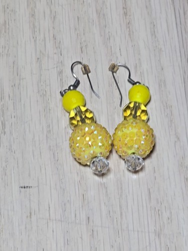 Yellow And Clear Glass And Plastic Beads Necklace & 1 Pair Of Earrings W Cross - Picture 2 of 7