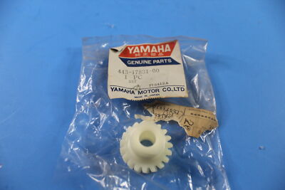 NOS YAMAHA DT175 1974-75 19-TOOTH TACHOMETER PLASTIC DRIVE