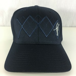 toes on the nose hat