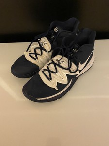 kyrie 5 size 11