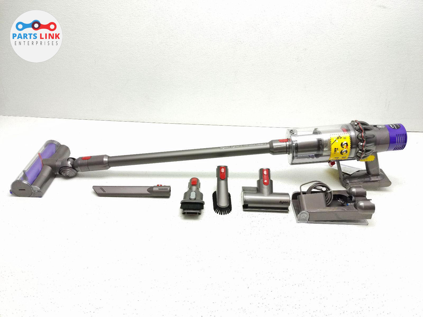 DYSON V10 TOTAL CLEAN+ VACUUM CLEANER CORDLESS IRON SET MINT