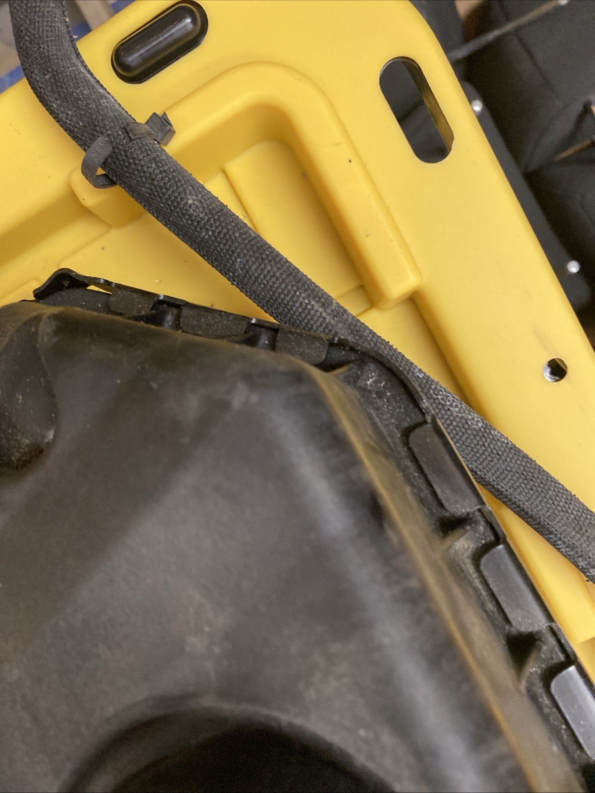 Audi R8 2014 REAR Coolant reservoir