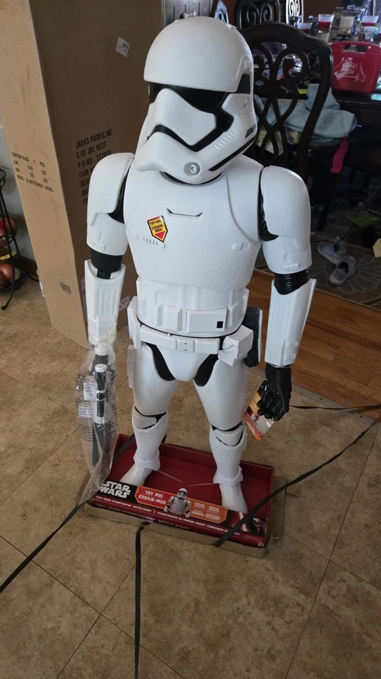 Figura activada Star Wars First Order Storm Trooper 48" Battle Buddy Motion Foto 4 de 4