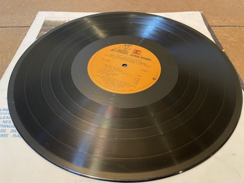 Neil Young And Crazy Horse’s “Rust Never Sleeps” LP Vinyl w/ Lyrics Sheet! VG - Picture 3 of 6
