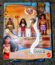 Disney Moana 2 Moana's Canoe Crew Playset with Small Dolls  Accessories
