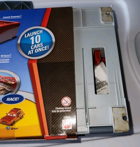 Disney Pixar Cars 2 World Grand Prix Race Car Launcher Storage Case - Picture 4 of 14