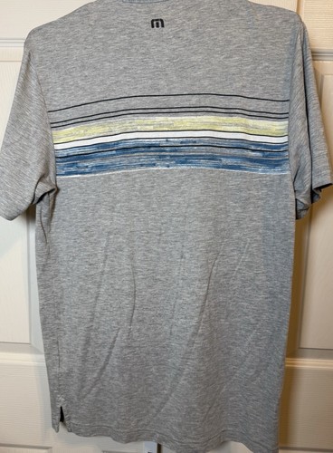 Camisa polo gris con botones Travis Mathew para hombre manga corta pequeña - Imagen 5 de 5