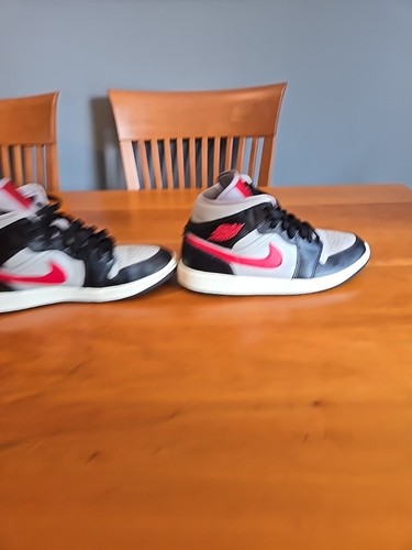 Damen Air Jordan 1 Mid Größe 9,5