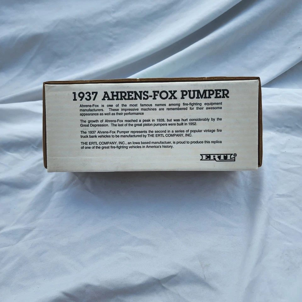 ERTL 1937 AHRENS-FOX CAMIÓN DE BOMBEROS BANCO DE MONEDAS ESCALA 1/30 FUNDIDO A PRESIÓN 1992 VINTAGE Foto 3 de 4