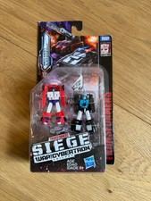 Transformers WFC Siege RED HEAT & STAKEOUT G1 Micromasters Takara Tomy