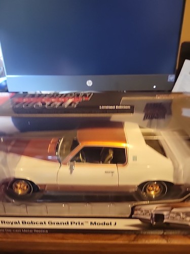 American Muscle 1969 Pontiac Grand Prix (Royal Bobcat) 1:18 Scale Diecast