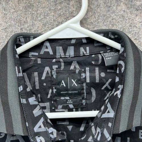 Camisa Armani Exchange Para Hombres Pequeña Negra Con Botones Calce Ajustado Estampado de Logotipo en Todas Partes - Imagen 7 de 12