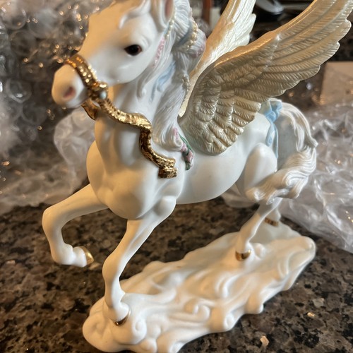 1992 Princeton Gallery Wings of Magic Pegasus Figurine Golden Hooves Reins - Picture 2 of 6