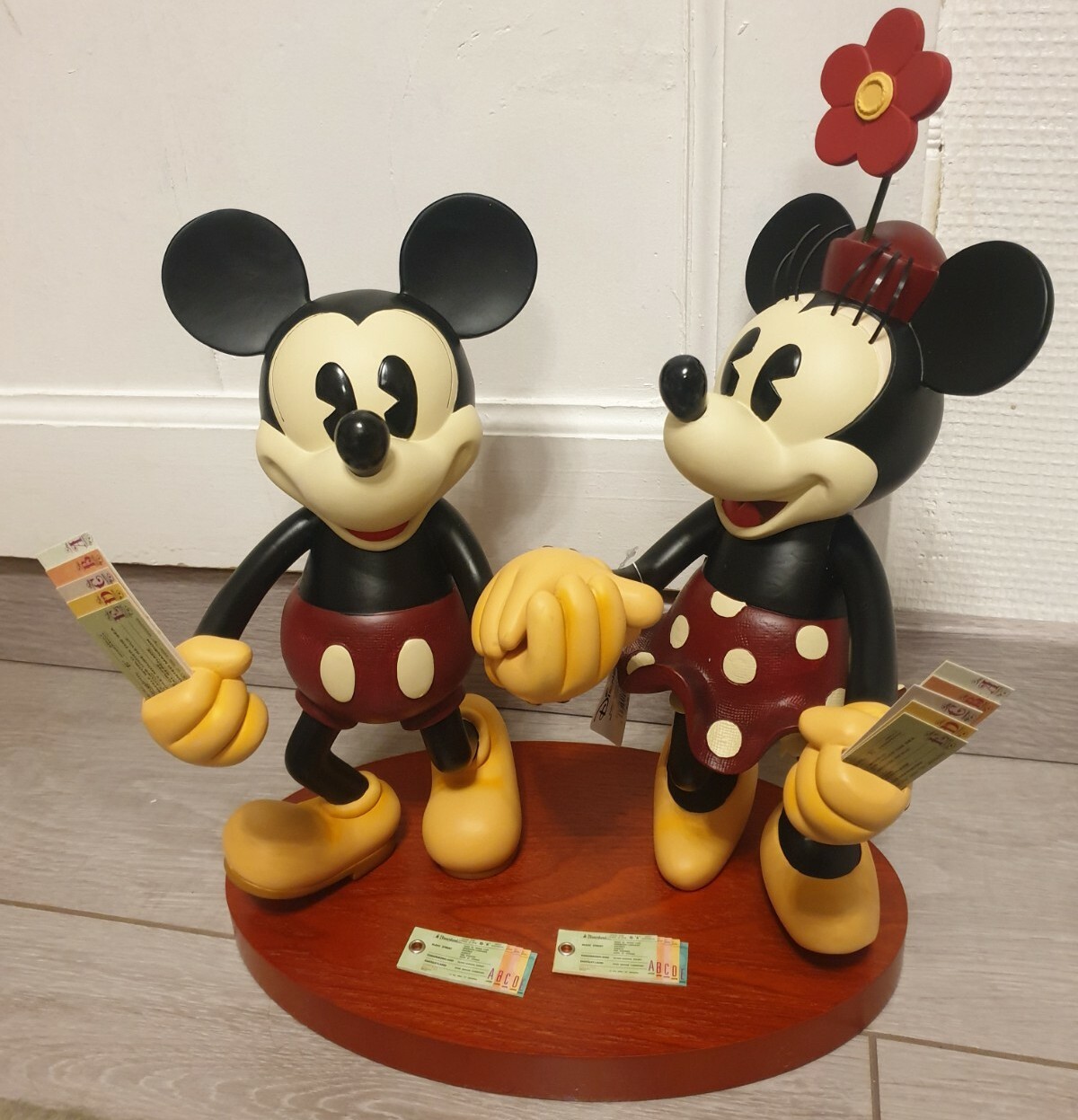 Figurine Mickey Minnie rétro les souvenirs d'enfance de Disneyland Paris