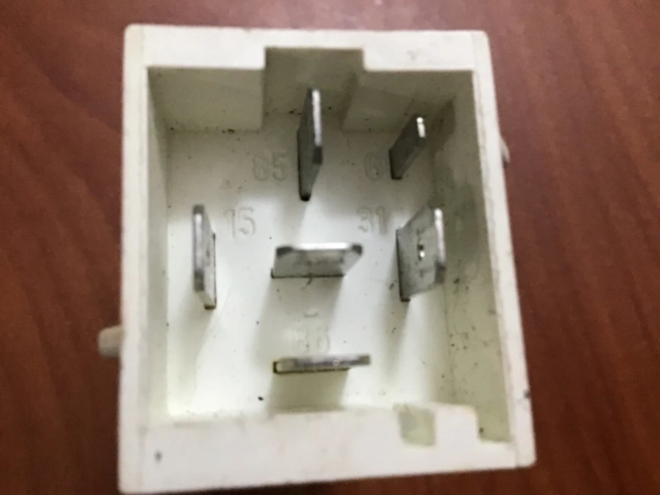 🇸🇪 沃尔沃 760 940 960 S90 V90 座椅皮带继电器 原始设备制造商 # 1362896 保修 — 第 3/3 张图片