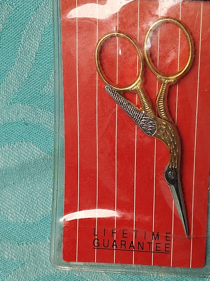 New Vintage Mundial Stork Embroidery Scissors 108 3 1/2" Gold & Silver Tone - Image 4 of 4