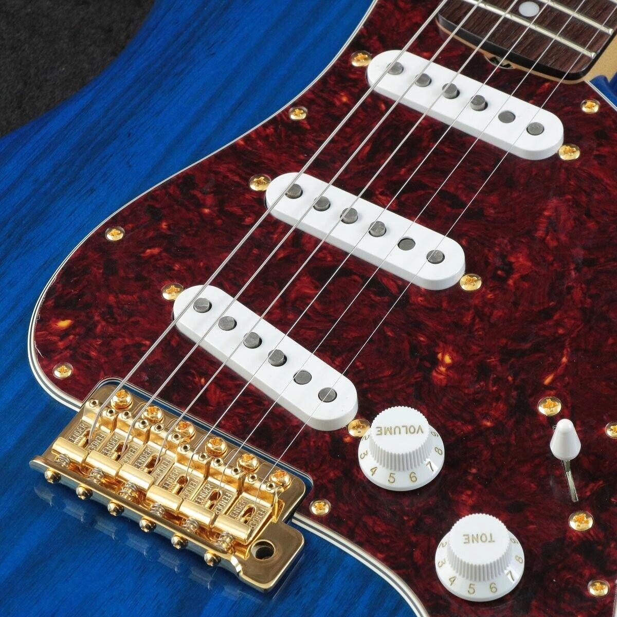 Fender FSR MIJ Traditional 60s Stratocaster w/57-62 Pickups Blue