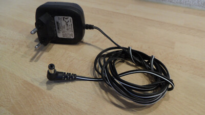 DVE AC Adaptor Longshine Netzteil  Model No DVR-0560UP-4114  5V - 600mA  n178
