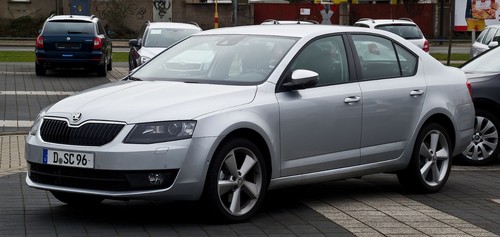 1X Skoda Octavia 2012-2019 Faros y Luces CUBIERTA - Picture 2 of 2