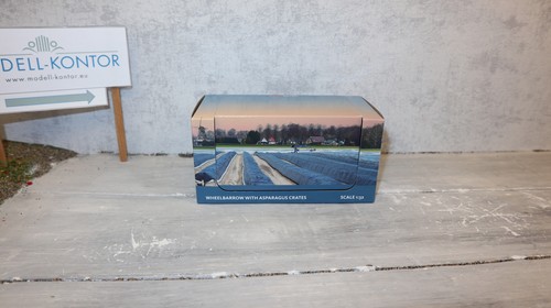 UH 6391 in 1:32, wheelbarrow with asparagus boxes, new in original packaging - Picture 6 of 6