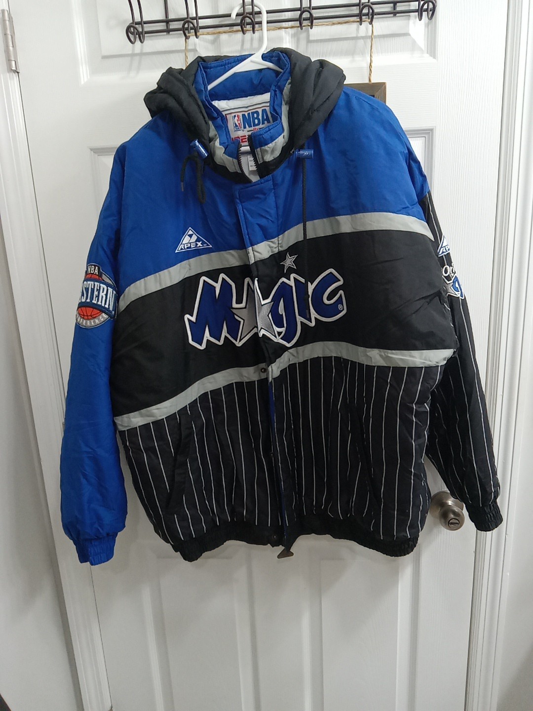 Vintage 90s NBA Orlando Magic Apex One Puffer Jacket w/ Detachable Hood XL