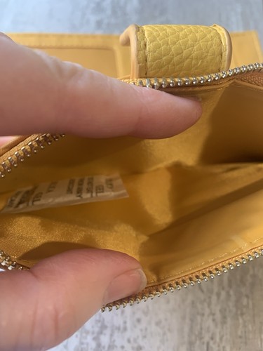 Yellow Ladies Wallet with Wristlet Strap ~ New - Picture 4 of 7