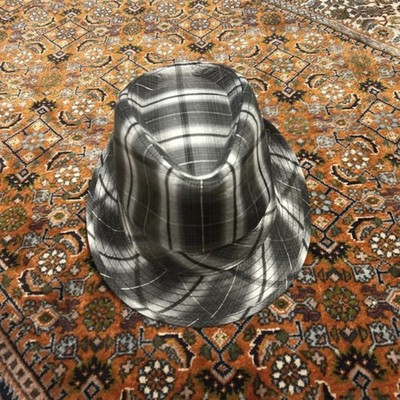 Eleganter Trilby/Fedora Hut mit Silberfäden   Gr. M (ca. 57 58 cm)