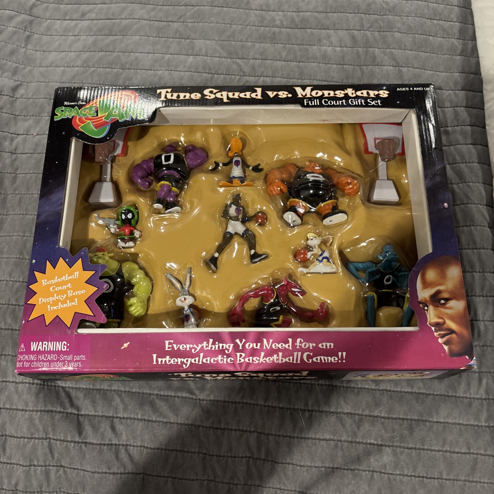 Space Jam Tune Squad vs Monstars Full Court Set Michael Jordan Sealed NIB!