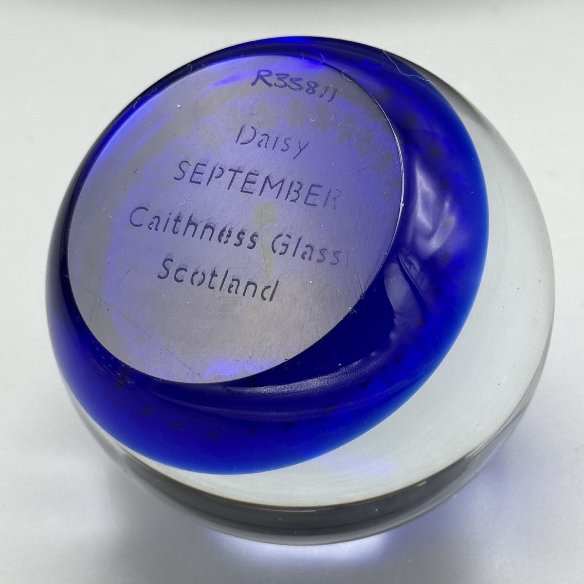 Vtg Caithness Glass Scotland Daisy September Paperweight R35811