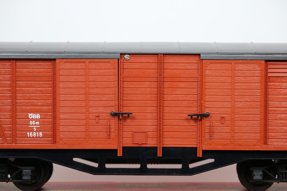 LGB G Scale 4063 Wood Box Car with Brakeman Hut #16818 1:22.5