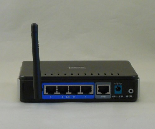 D-Link WBR-1310 54 Mbps 4 Port 10/100 Wireless Router - Picture 4 of 8