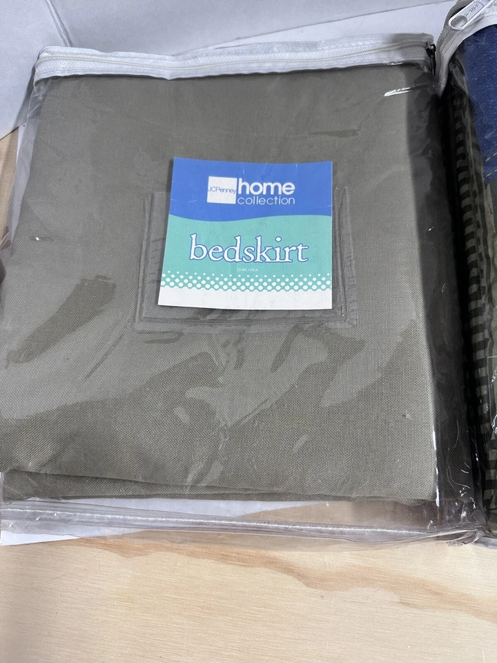 Vintage JC Penney Full Sheet Set And Bed skirt Blue Striped With Denim Trim New - Image 3 of 4