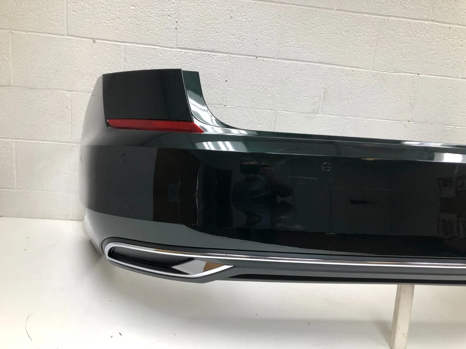 Parachoques trasero VW Volkswagen Passat 2020 2021 2022 con 6 sensores (verde carreras) #22 Foto 4 de 4