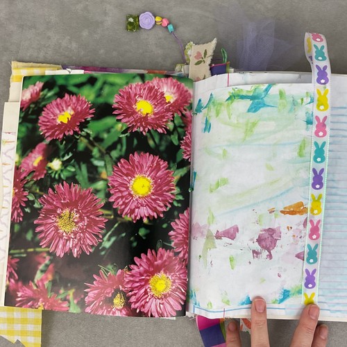 Handmade Easter bunny floral junk journal 8" x 10" w lots vintage ephemera - Imagen 18 de 24