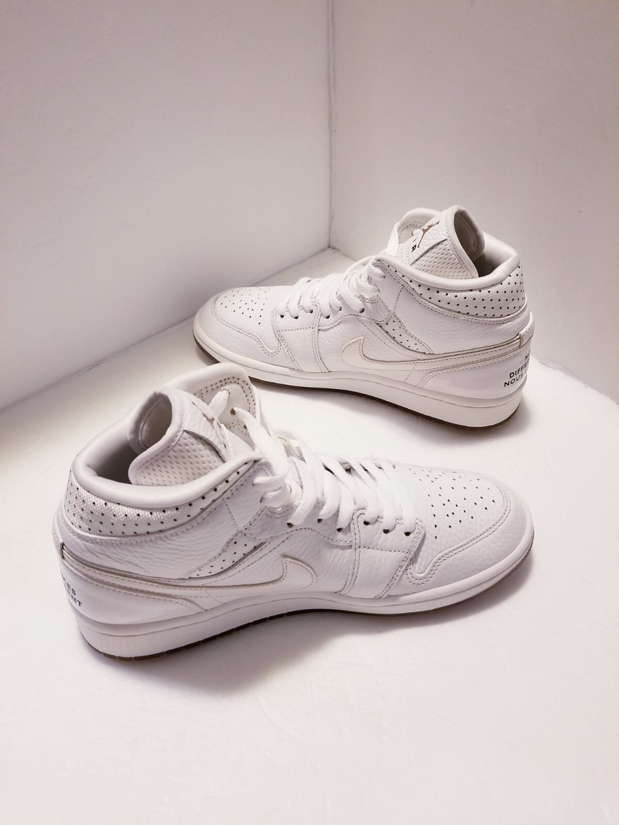 シューズ(女性用) NIKEWMNSAIRJORDAN1 MID SE white/aluminum Air Jordan 1 Mid SE Women's Shoes. Nike.com