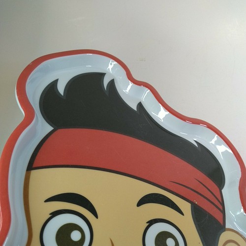 Plato de melamina rojo de Disney Jake and the Neverland Pirates Disney Store - Imagen 5 de 9