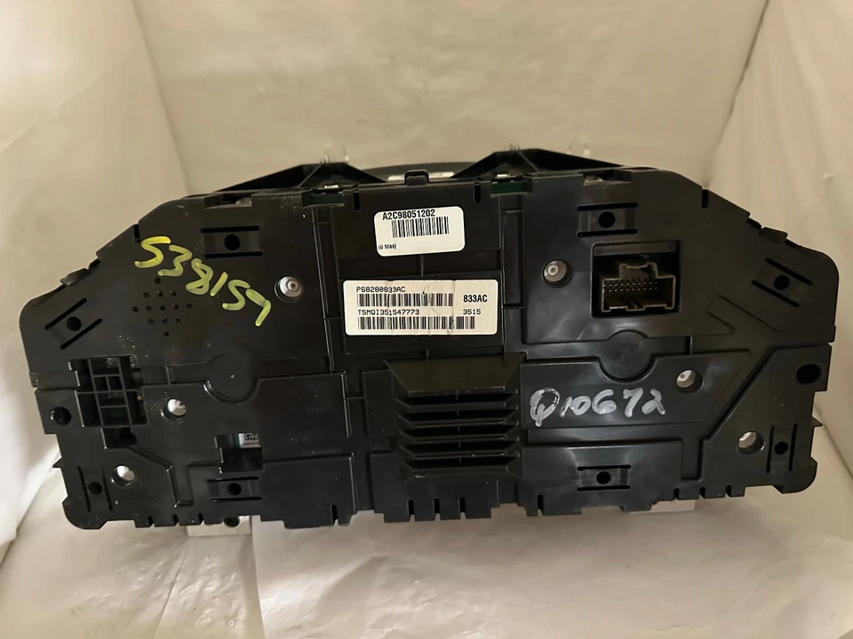 Speedometer Cluster 2016 RAM 1500/2500/3500 camioneta pantalla de 7" 116.698 millas gas Foto 2 de 4