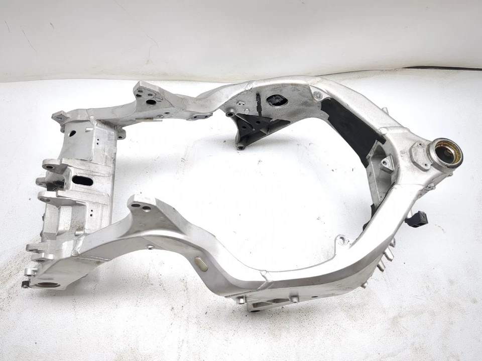 03-05 Yamaha FJR 1300 cuadro principal chasis CLN recto Foto 3 de 4